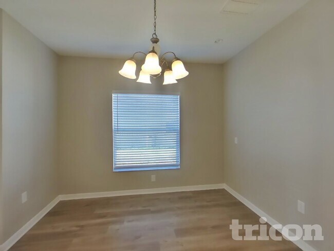 Photo - 1438 Delano Trent St