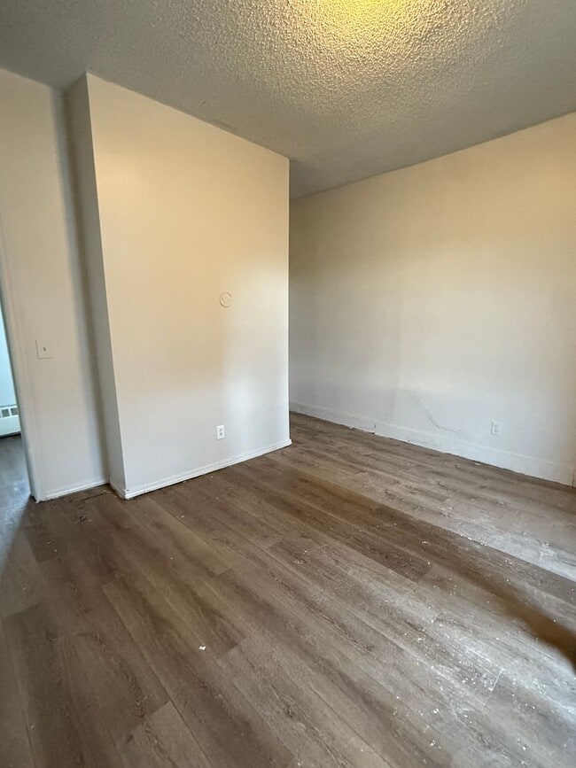 Building Photo - ST Paul Unit 3