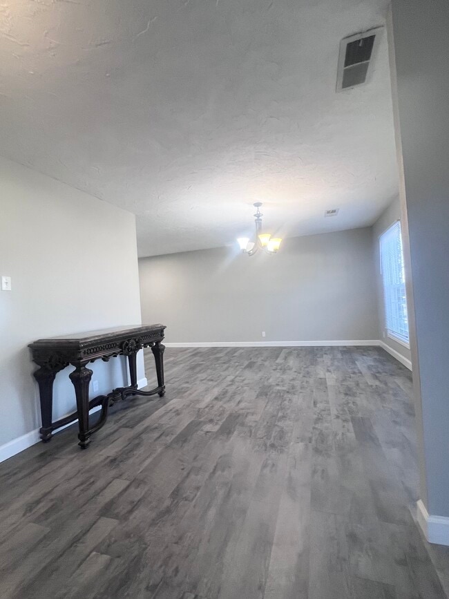 Photo - 3912 Manorwood Dr