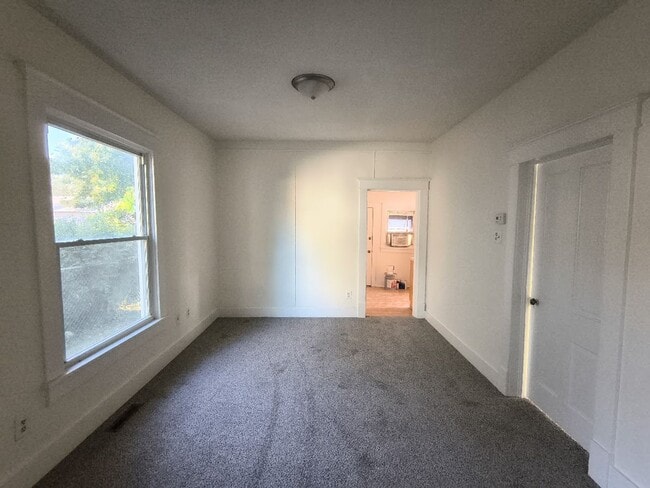 Photo - Coming soon! 2 Bed 1 Bath in Cozy Central ...