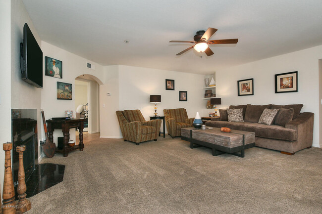 Photo - 5104 N 32nd St Apartment Unit 247