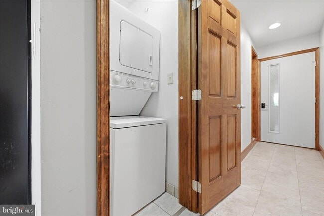 Photo - 443 Millwood Ave Unit 5