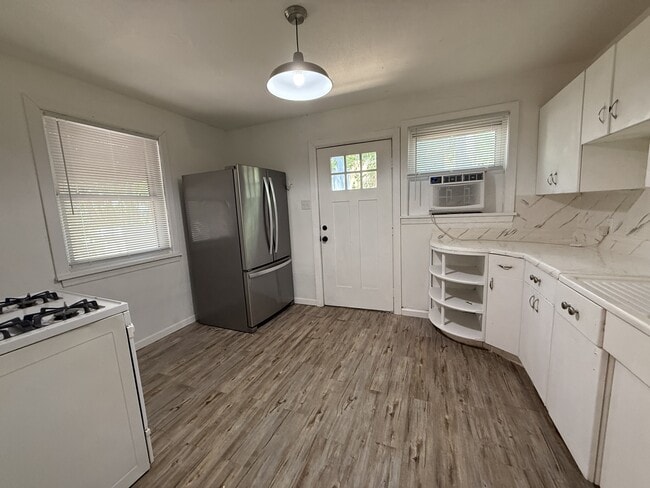 Photo - 710 F St NW