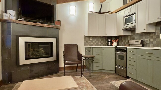Photo - Furnished Ski Season Condo on Schweitzer Unidad #7