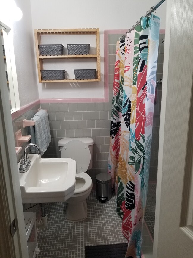 Photo - 241 SW 7th St