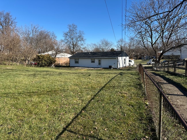 Photo - 139 Raintree Rd