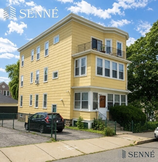 Building Photo - 7-9 Ware St Unit 2