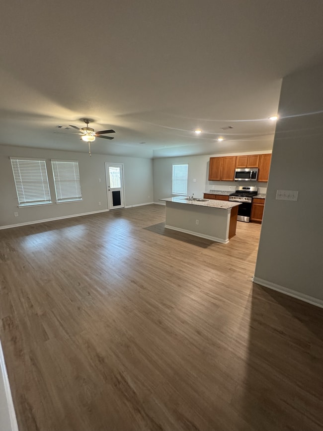 Photo - 820 Clear Vly Ln