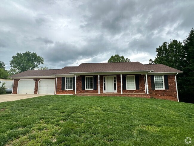 Building Photo - MOVE-IN READY! NO HUD NO SECTION 8 Rental