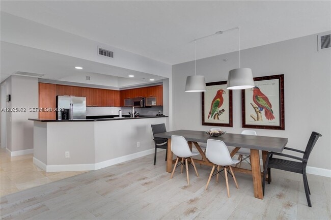 Photo - 14951 Royal Oaks Ln Unit 708