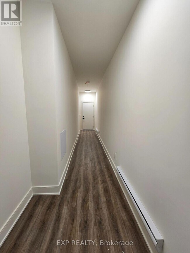 Photo - 114 Everett Cmn