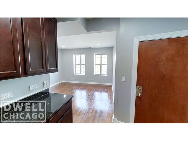 Building Photo - 3205 W George St Unit 2 Rental
