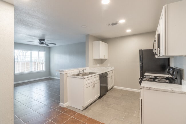 Photo - Shadow Bay Apartments