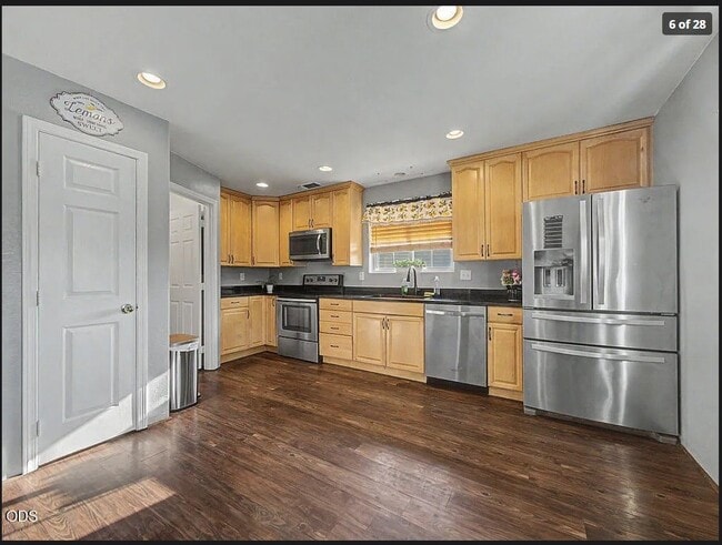 2348 James Martin Ct