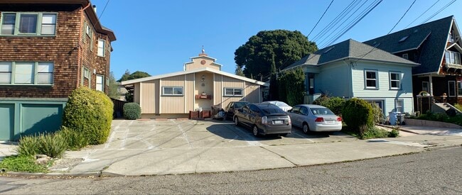 Front of building - 2 car parking per unit - 2227 Roosevelt Ave Unit 2