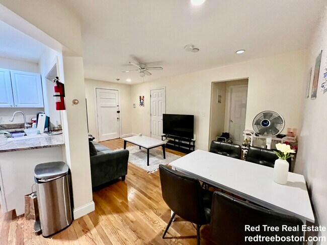 Photo - 62 Egmont St Unit 3
