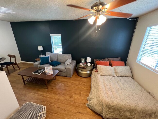 Photo - 4209 Avenue B Unidad 203