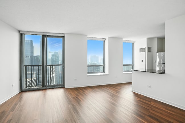 Building Photo - 435 W Grand Ave Rental