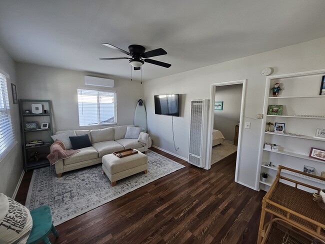 Building Photo - 1554 Orange Ave Unit C