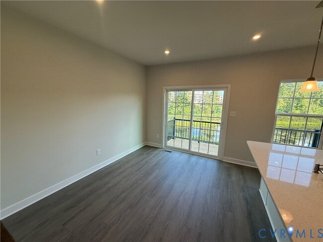 Photo - 1013 Arborway Ln