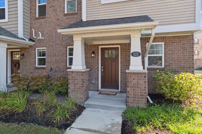 Photo - 525 Jenny Wy