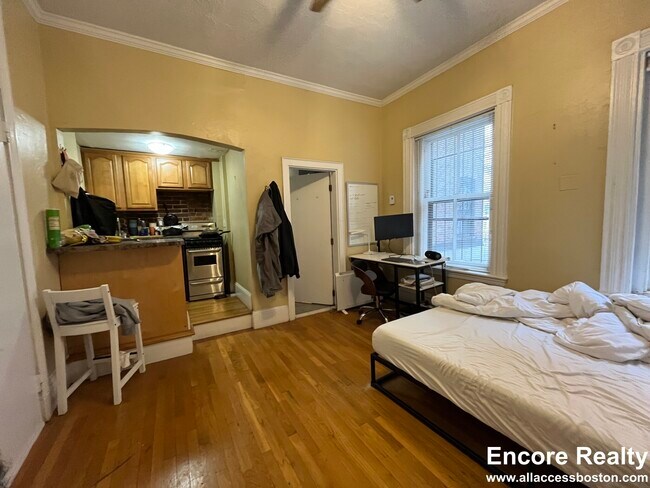 Photo - 48 Hereford St Unit 2