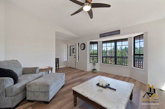 Photo - 1938 Chimney Flat Ct Casa