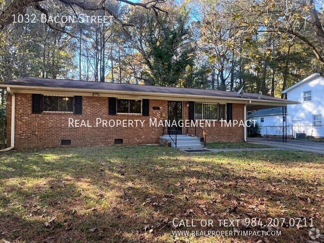 Building Photo - Vintage 3 Bedroom 1 Bath Brick Ranch minut... Rental