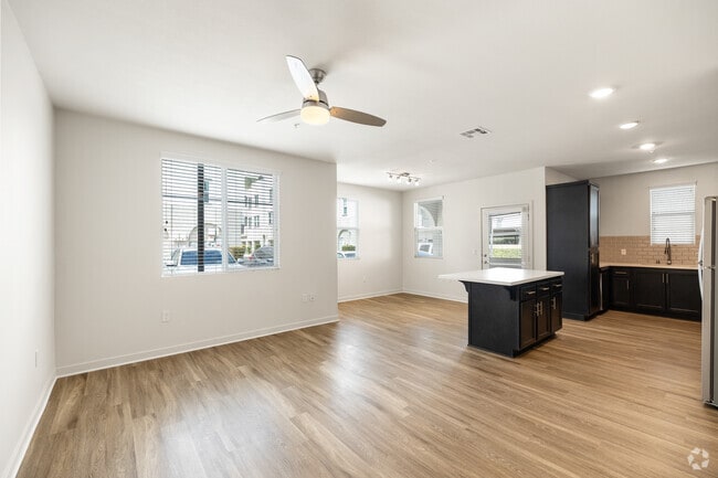 3BR, 2BA - 1319 SF - Solaire