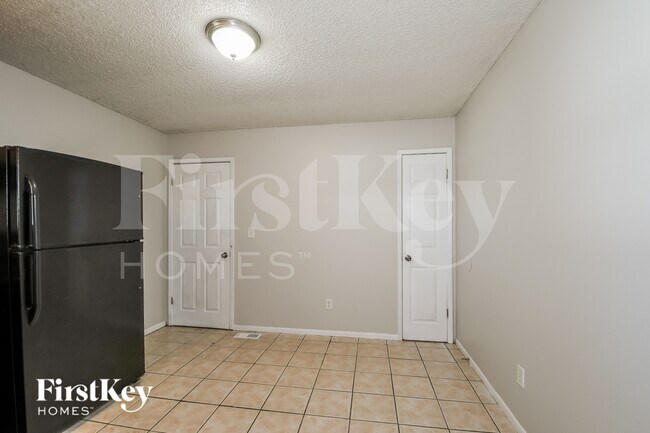 Photo - 2485 Jenkee Dr