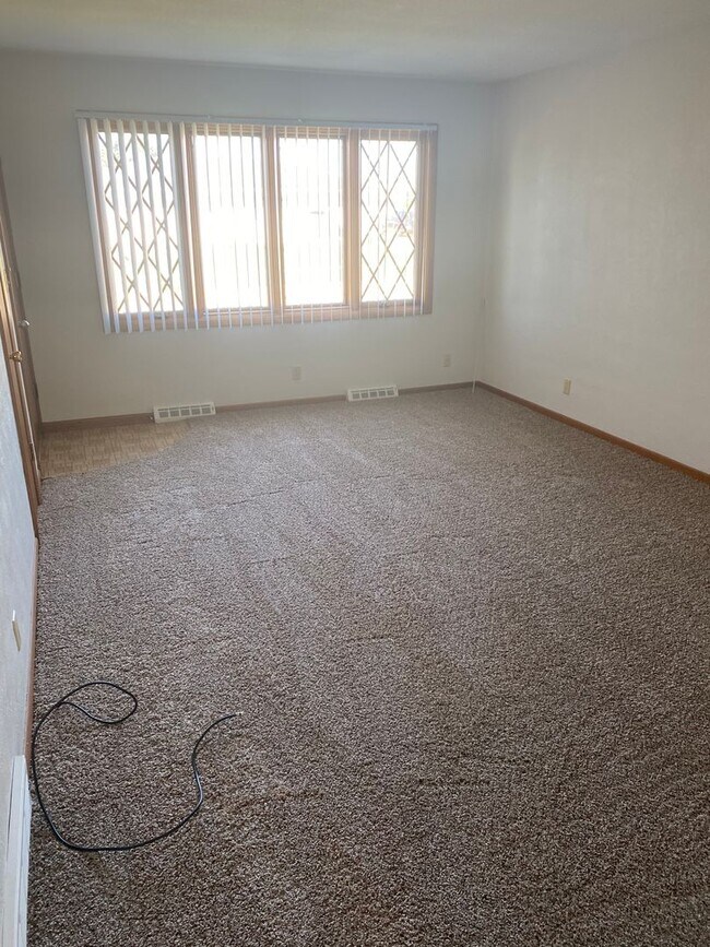 Photo - 2325-2327 Victoria Dr SW Unidad 2327