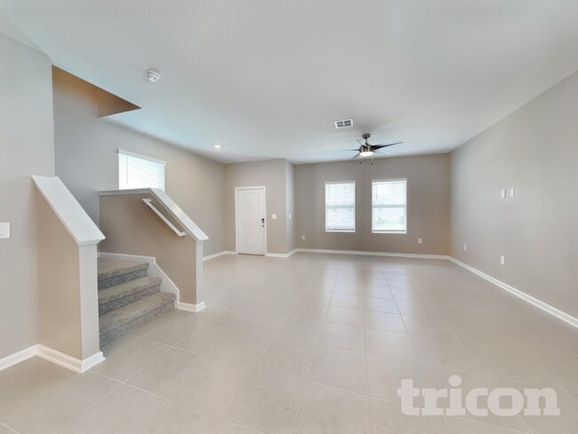 Photo - 741 Honeyrock St