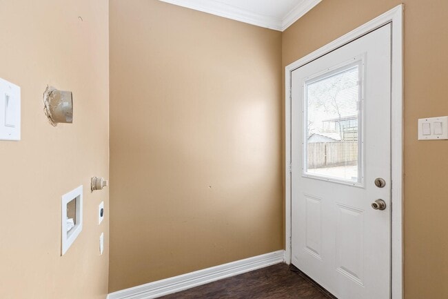 Building Photo - 4306 Wilmer St Unit 2