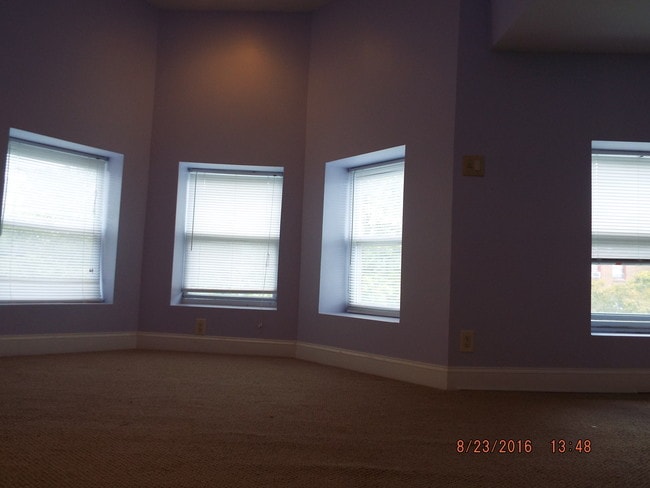 Loft - 1478 Chapin St NW Unit 2