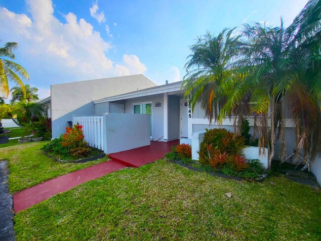 Photo - 10345 SW 209th Ln