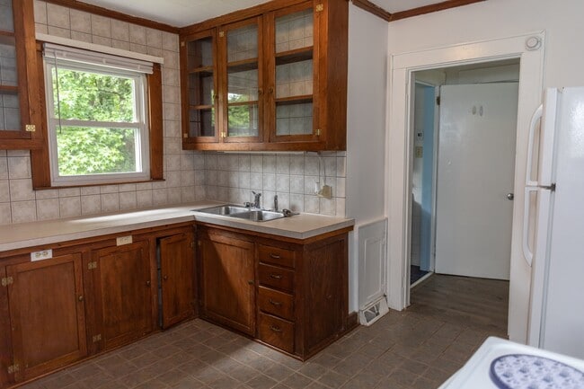 Photo - 751 Harris Ave NW