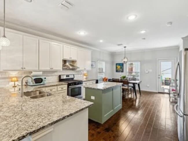Photo - 3705 Byers Ave