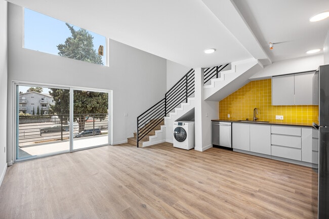 Building Photo - 6363 Tyrone Ave Rental