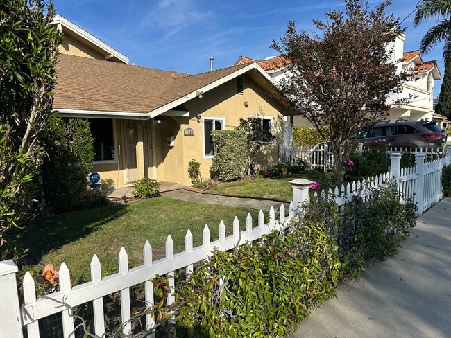 Building Photo - 2703 Gates Ave