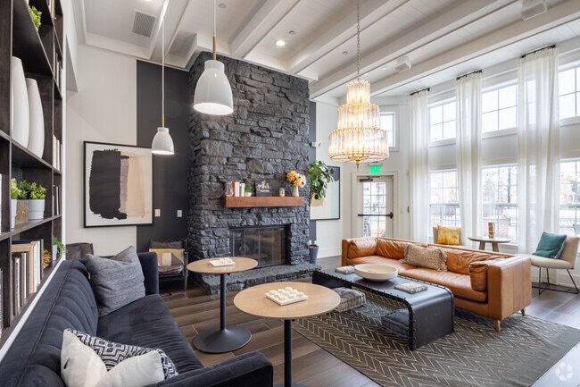Clubhouse - Ascend St. Charles Apartments