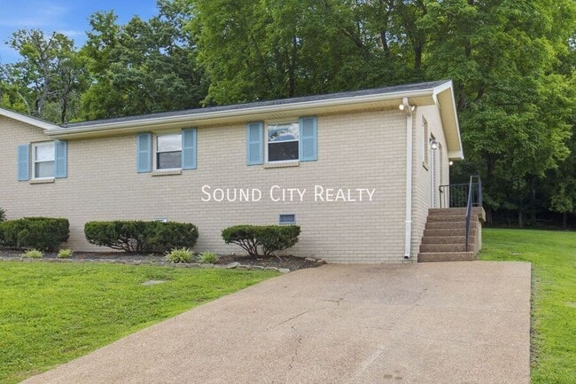 Photo - 923 Oak Vale Dr
