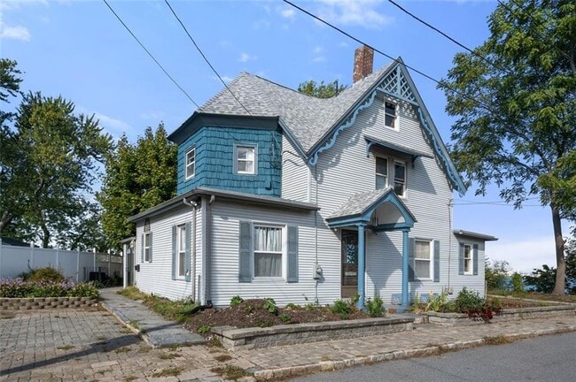 Photo - 2 Narragansett Ave