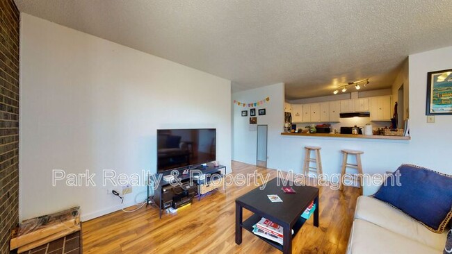 Photo - 555 E 10th Ave