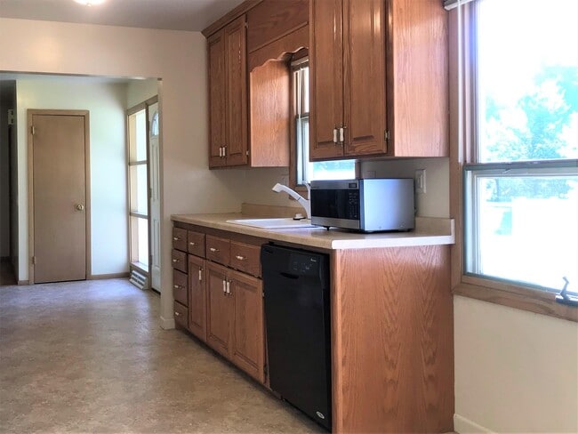 Photo - 5806 Tolman Terrace