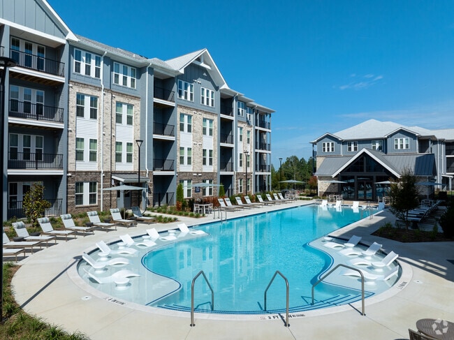 Building Photo - Ellis at Huntcrest Rental