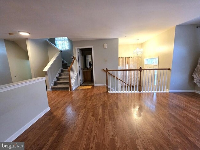 Photo - 347 Glenn Rose Cir