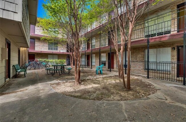 Photo - 2207 Leon St Unit 209