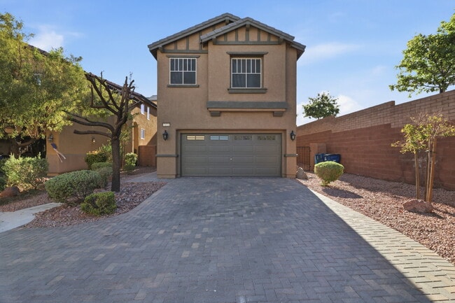 Building Photo - Available for Immediate Move-In! Discover this exceptionally well-maintained and cared-for corner...