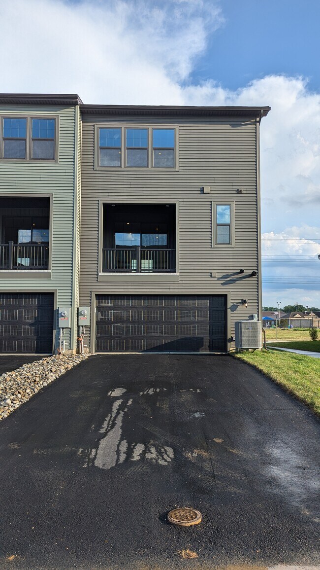 335 E Cochran St