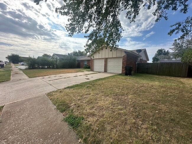 Photo - 1112 SE 8th St